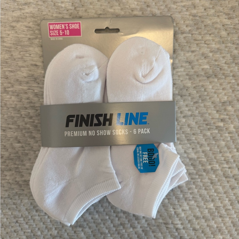 BRAND NEW Premium Arch Support White No Show Socks. 6 pack, fits women size 5-10